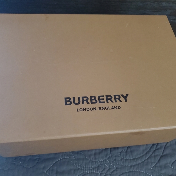 Burberry Kids slip on sneakers Size 31 US 13.5 - Picture 9 of 10